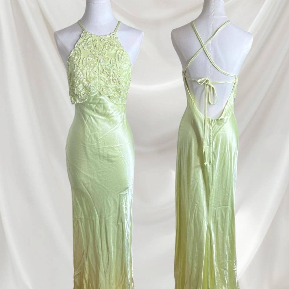 Zum Zum | Elegant Green Lace Halter Dress